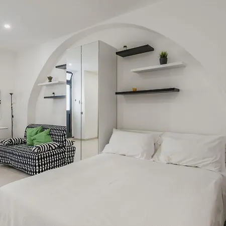 Apartment Black And White Catania